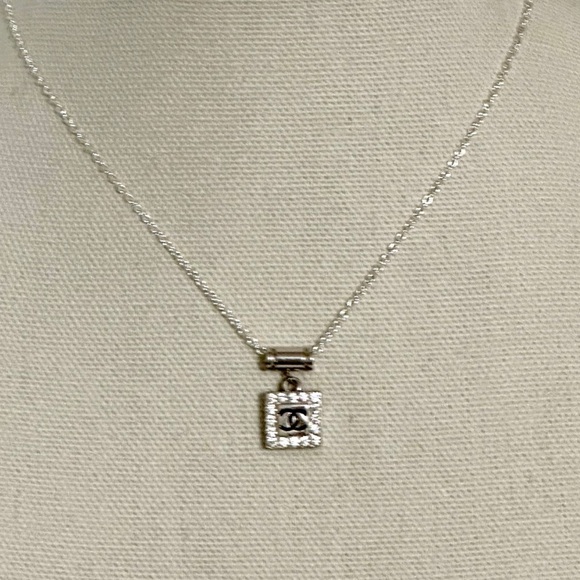 Necklace - Picture 2 of 4